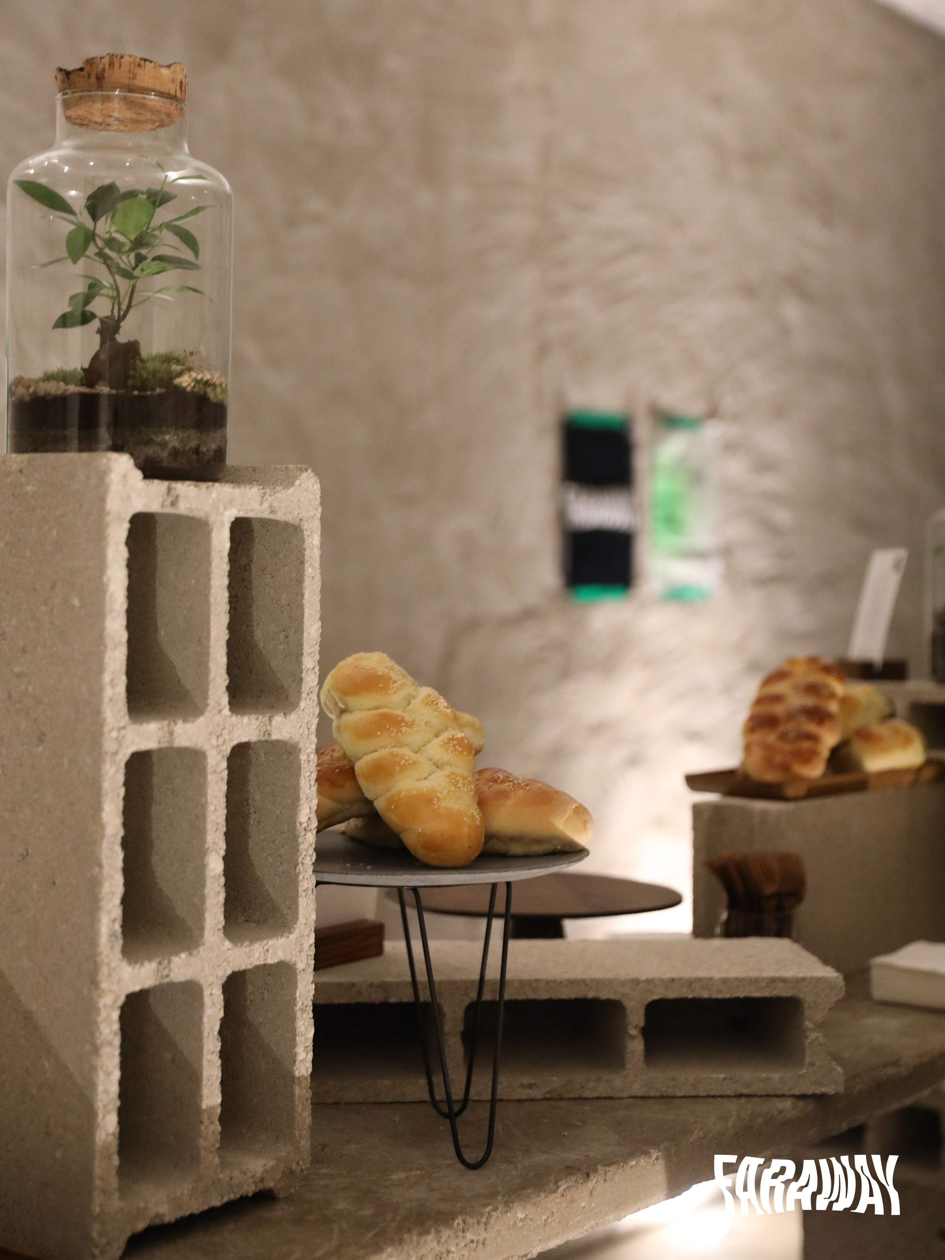 launch_party_faraway_003