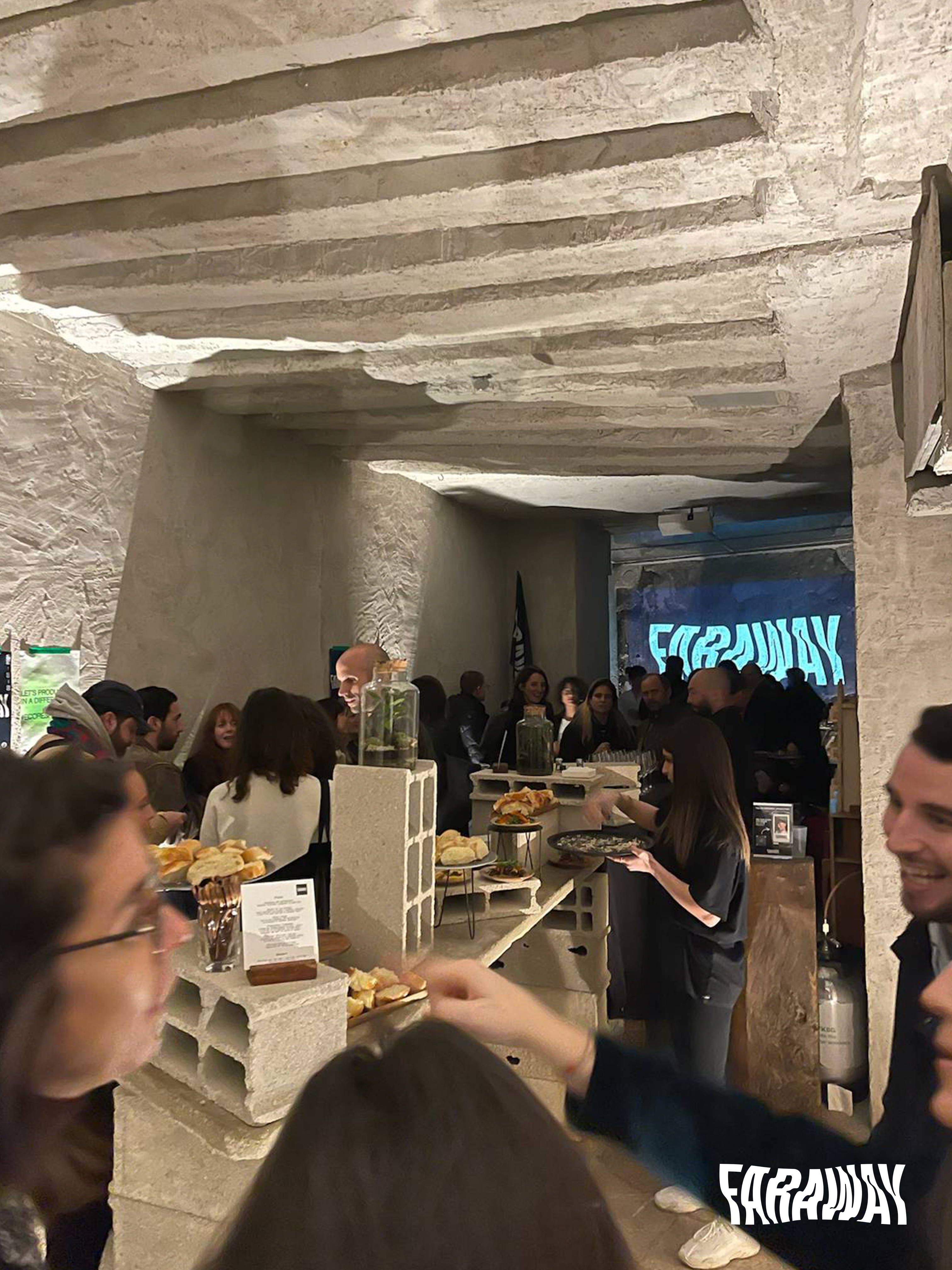 launch_party_faraway_014
