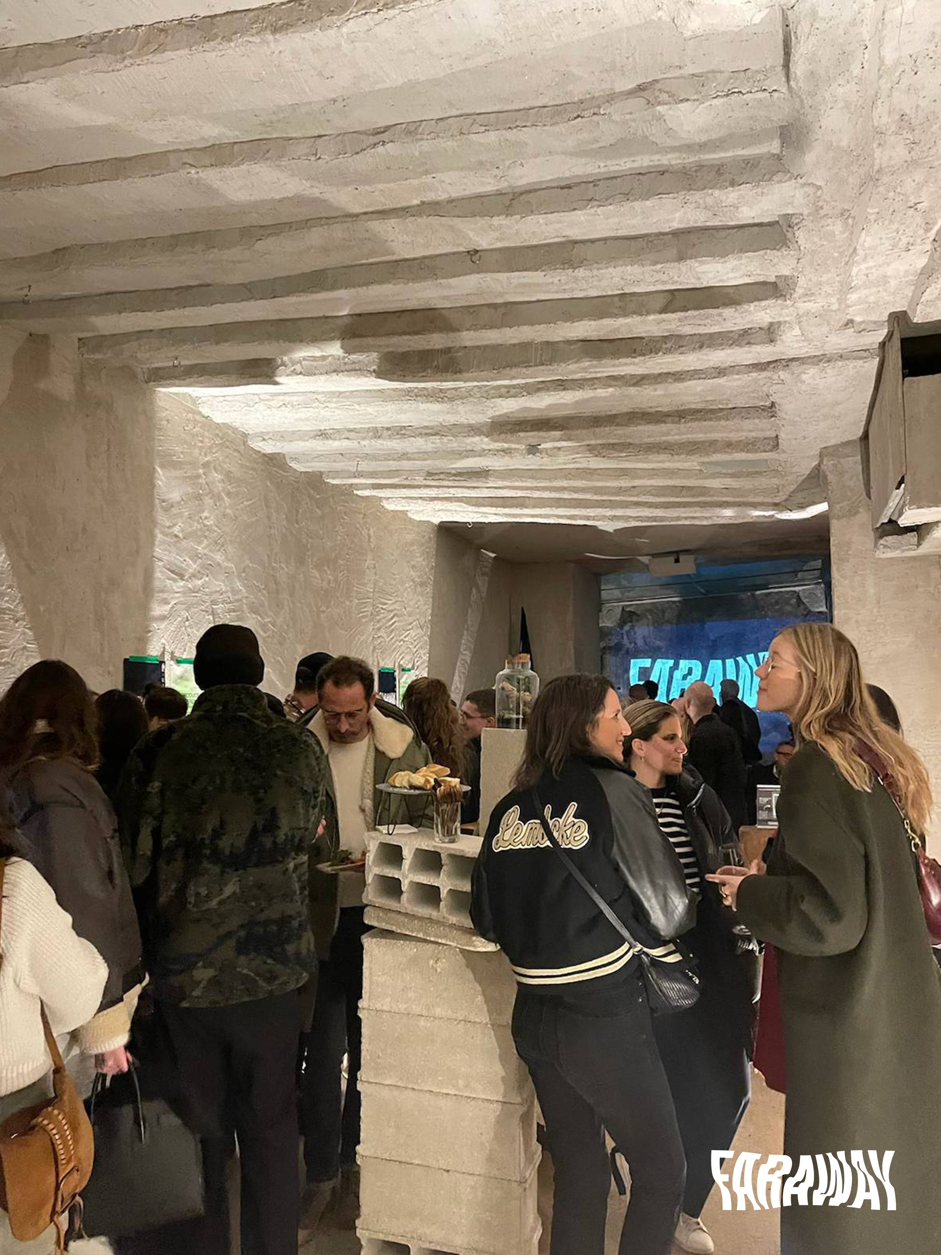 launch_party_faraway_020