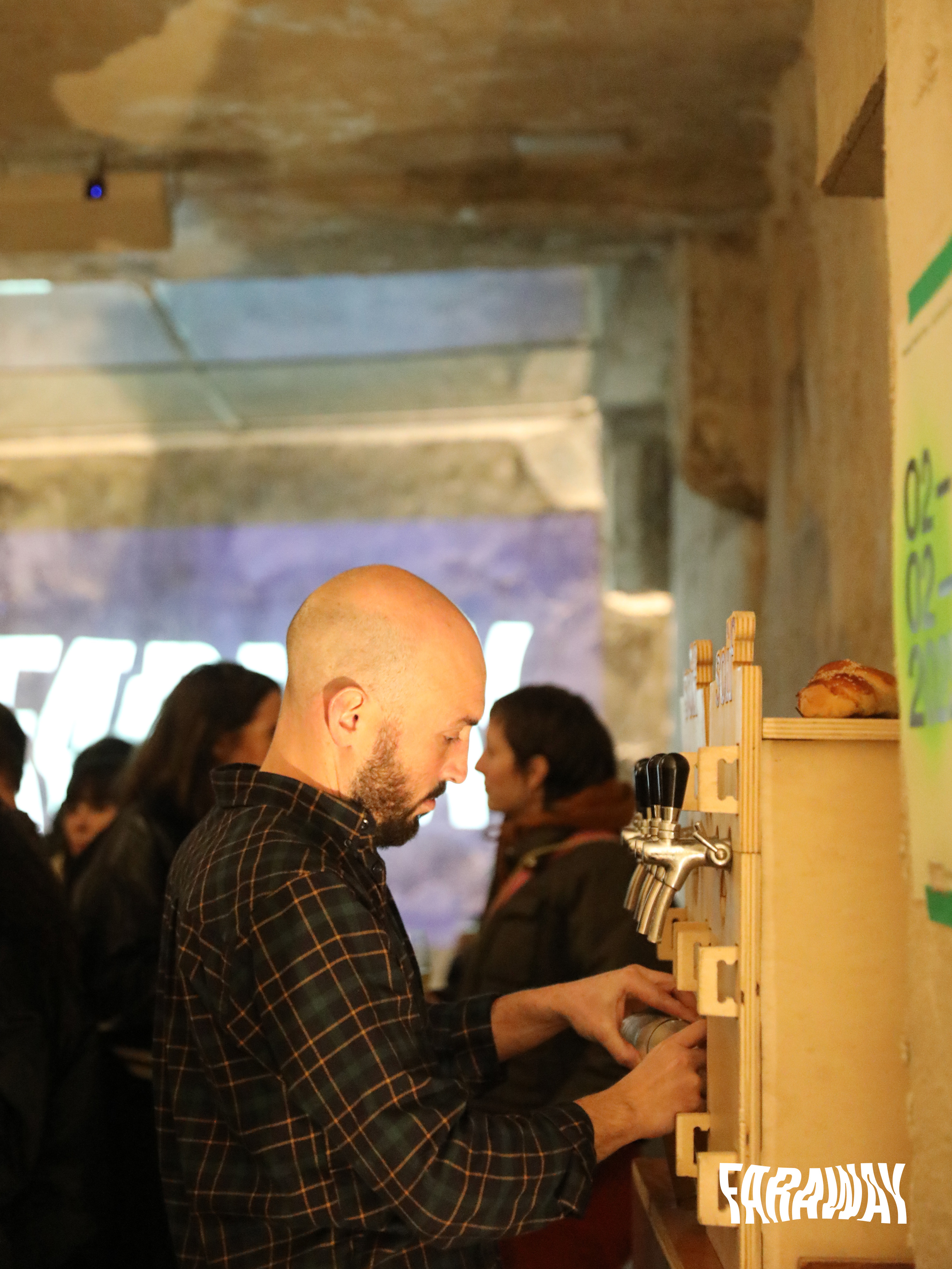 launch_party_faraway_025